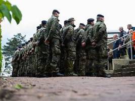 wettlauf gegen die zeit: bundeswehr mobilisiert hunderte soldaten für suche nach adrian