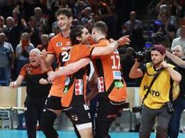 BR Volleys drehen Finalserie: Machtdemonstration versetzt Rekordmeister in Ekstase
