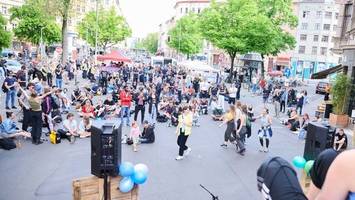 Straßenfest aus Protest gegen Auto-Politik in Kreuzberg