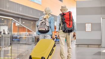 „Wir wollen einfach nur nach Hause“ - 200 Rentner stranden 16 Stunden lang am Flughafen Mallorca