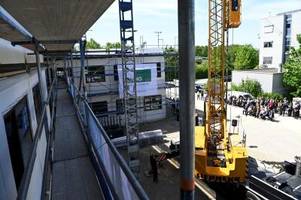 in wenigen tagen erbaut: universität augsburg weiht modulbau ein