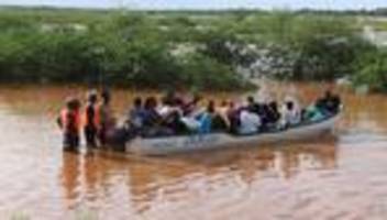unwetter: bereits mehr als 300 hochwassertote in ostafrika