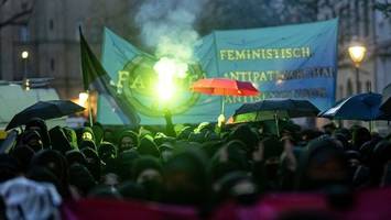 berlins polizei rüstet sich für demos in der walpurgisnacht