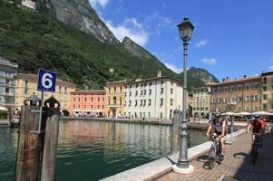 Isola del Garda: Lohnt sich ein Besuch der Insel im Gardasee?