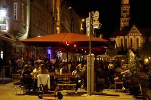 Außengastro in Augsburg darf im Sommer bis Mitternacht öffnen