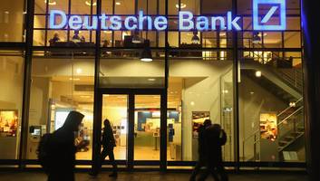 Bis zu 1,3 Milliarden Euro - Deutscher Bank droht Milliarden-Nachzahlung wegen Postbank - Aktie schmiert ab