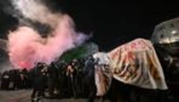 1. mai: mehr als 3.000 polizisten in walpurgisnacht im einsatz
