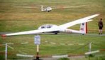 Unfall: Segelflugzeug stürzt in Rhede ab: Zwei Verletzte