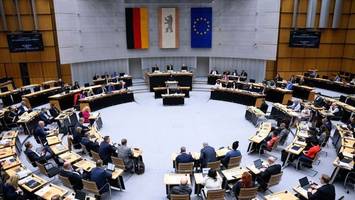 Berliner Abgeordnetenhaus debattiert über 1. Mai