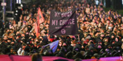 Queerfeministische Demo in Berlin: Die Hexen sind wütend