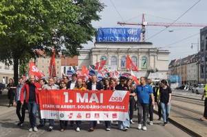 Kundgebung zum 1. Mai: Mehr als 1000 Menschen gehen in Augsburg auf die Straße