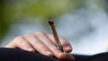 drogen: 38 haftstrafen wegen cannabisgesetz verkürzt