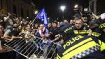 EU-Beitrittskandidat: Georgisches Parlament sagt nach Protesten Sitzung ab