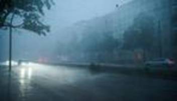 Wetterdienst: Schwere Gewitter mit Starkregen im Südwesten möglich