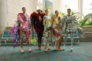 GNTM-Ticker 2024: Fashion-Week Spezial in Folge 12 - die Models müssen drei verschiedene Looks präsentieren