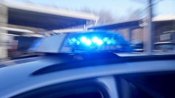 In Schleswig-Holstein - Betrunkener beißt nach Maifeuer Polizist in die Hand