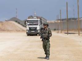 Konvoi abgefangen und umgeleitet: USA verwarnen Hamas wegen Hilfsgüterdiebstahl