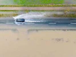 Überschwemmungen nach unwetter: wer zahlt bei wasserschäden am auto?