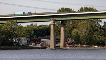 A7 auf Rader Hochbrücke am Dienstag nur einspurig befahrbar