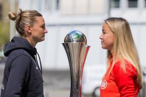 Steinmeier überreicht DFB-Pokal der Fußballerinnen