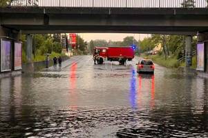 Unwetter ziehen über Bayern: Vollgelaufene Keller und überflutete Straßen