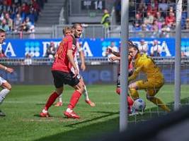 Hertha BSC verliert torreich: Duseltor bringt Kiel dem Aufstieg ganz nahe