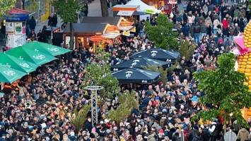 Osterstraßenfest voll wie nie: „Wir wurden fast zerquetscht“