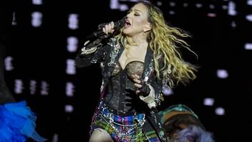 Am berühmten Copacabana-Strand - Madonna gibt Gratis-Konzert vor riesigem Publikum in Rio