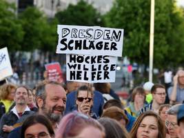 Gewalt gegen Politiker: Es ist richtig, wenn die Politik jetzt entgeistert nach Dresden schaut