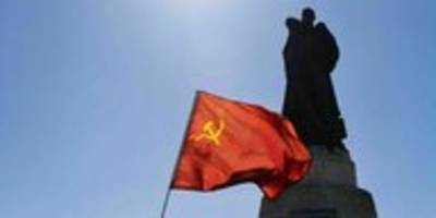 Gedenken an das Kriegsende: Sowjetische Flagge mitverboten