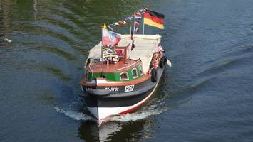Schock an der Elbe: Beliebte Barkasse hat wohl ein Leck