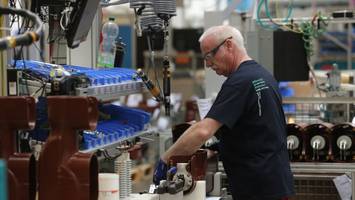 Leute sollen mehr arbeiten - Siemens warnt, Deutschland kann sich Viertagewoche „ganz klar nicht leisten“