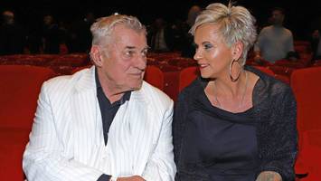 „Ich habe wirklich alles versucht“ - Heinz Hoenigs Ehefrau erklärt, warum der Schauspieler nicht krankenversichert ist
