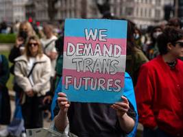 trans jugendliche in england: wir müssen vorsichtig sein