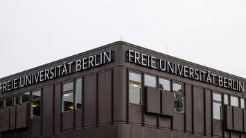 Aktivisten besetzen Hof der FU Berlin - Räumung angeordnet