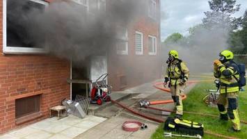 Henstedt-Ulzburg: Brand in Mehrfamilienhaus am Nordring