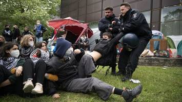 kritik an polizeieinsatz nach besetzung an fu berlin