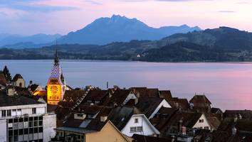 Paradies Schweiz - Wieso ein Dorf mitten in Europa zum Mekka der Krypto-Jünger geworden ist