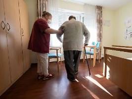 umfassende pflegereform nötig: diakonie und caritas pochen auf hilfe für die altenpflege