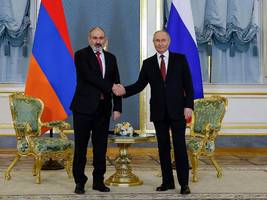Ehemalige Sowjetrepublik: Putin stimmt Teilabzug russischer Truppen aus Armenien zu