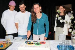 kanu schwaben feiert mit olympia-kuchen sein erfolgreiches paddelquartett