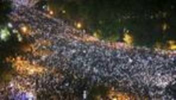 Georgien: Zehntausende protestieren in Tbilissi gegen geplantes Agenten-Gesetz
