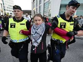 Proteste am Rande des ESC: Polizei in Malmö führt Greta Thunberg ab