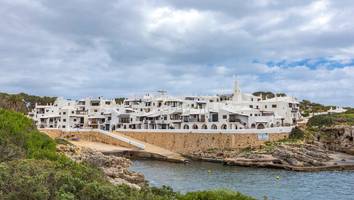 „Kein Abenteuerspielplatz“ - Feriendorf auf Menorca droht mit Touristenverbot
