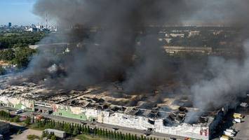Großbrand in Warschau zerstört Einkaufszentrum