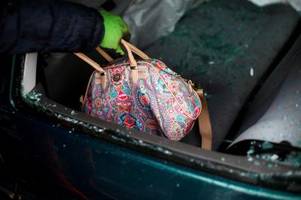 werkzeug und handtasche: polizei meldet diebstähle aus fahrzeugen