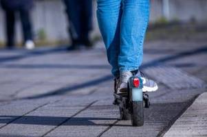 vgn verbietet e-scooter in bussen und bahnen
