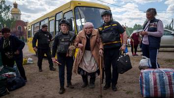 Wowschtansk droht erneute Besatzung - Tausende verlassen ukrainische Grenzstadt