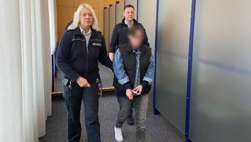 Gericht sieht Tötungsabsicht - Baby in Glascontainer ausgesetzt: Zehn Jahre Haft für Mutter
