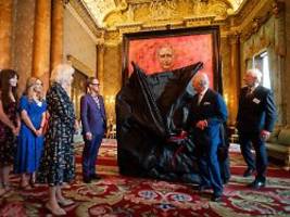 Offizielles Porträt enthüllt: König Charles ehrt sich selbst